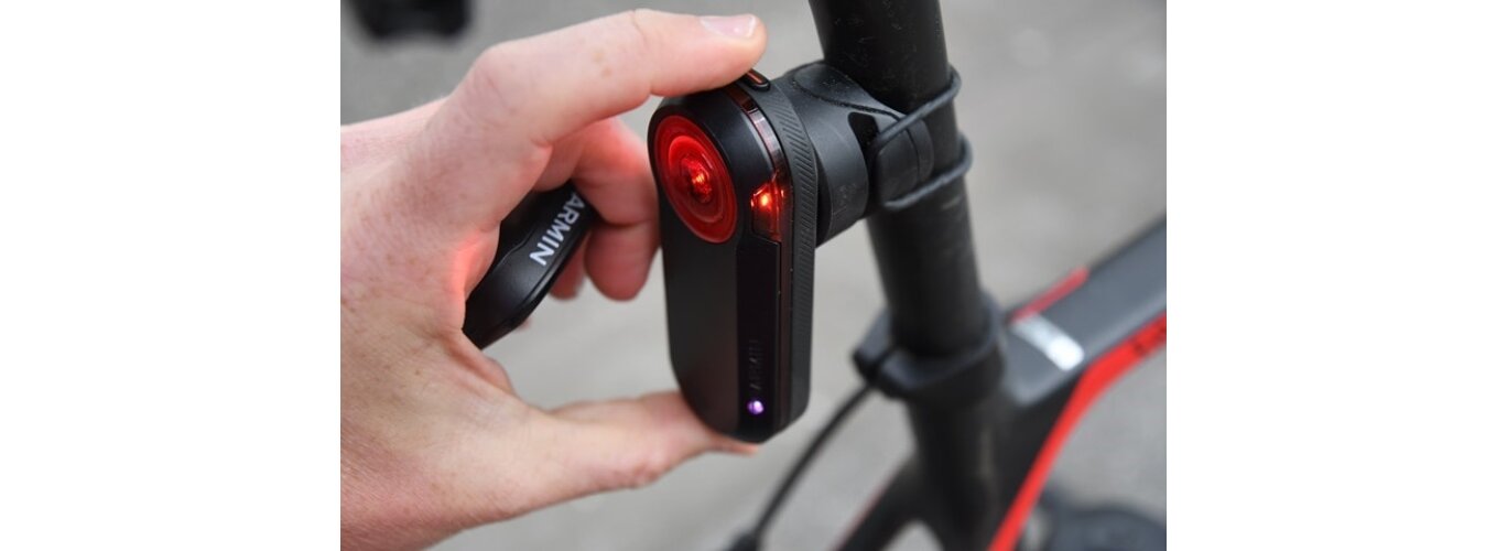 Turvalisus ja tehnoloogia kohtuvad: Garmin Varia RTL515 tagatule t&auml;ielik &uuml;levaade