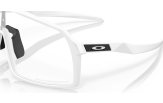 P&auml;ikeseprillid OAKLEY Sutro Matte White Photochromic