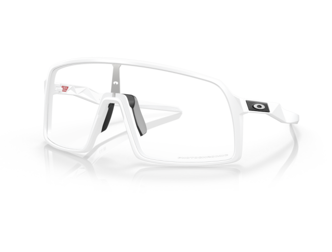 P&auml;ikeseprillid OAKLEY Sutro Matte White Photochromic