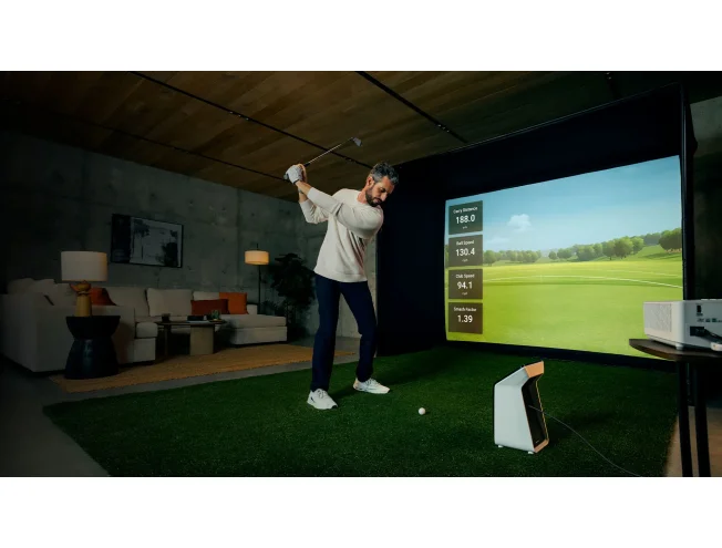 L&ouml;&ouml;gimonitor ja simulaator Garmin Approach R50