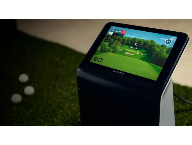 L&ouml;&ouml;gimonitor ja simulaator Garmin Approach R50
