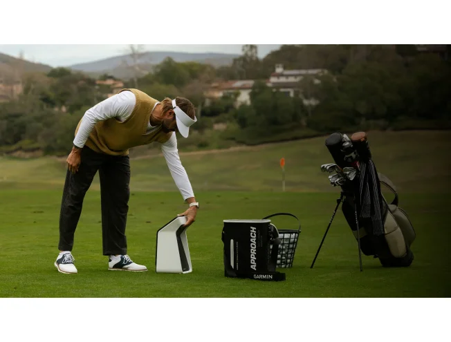 L&ouml;&ouml;gimonitor ja simulaator Garmin Approach R50